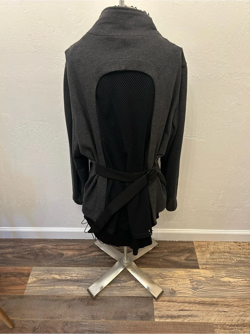 Cabi Gray Moto Jacket Large Mesh Back‎ Zip Detail Belted Sweater Jacket